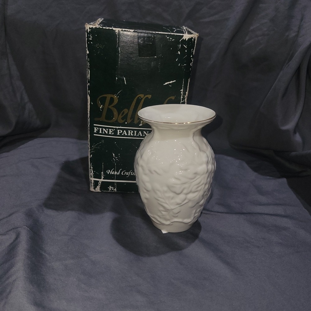 Belleek Ireland Oak Leaf 5" Vase Gold Trim Black Mark Giftware Line